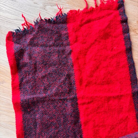 Vintage Red & Navy Wool Scarf - Picture 3 of 3